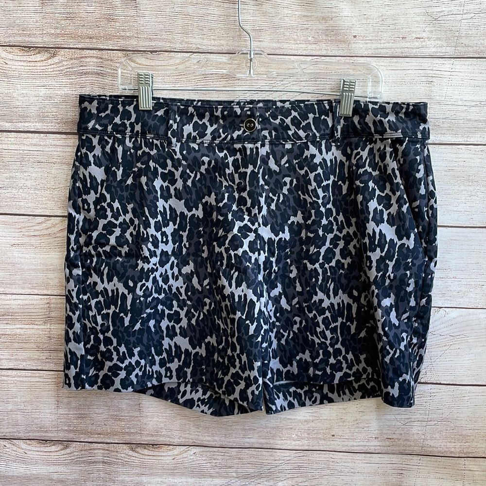 ISAAC MIZRAHIโ SHORTS INโGRAYโCAMO